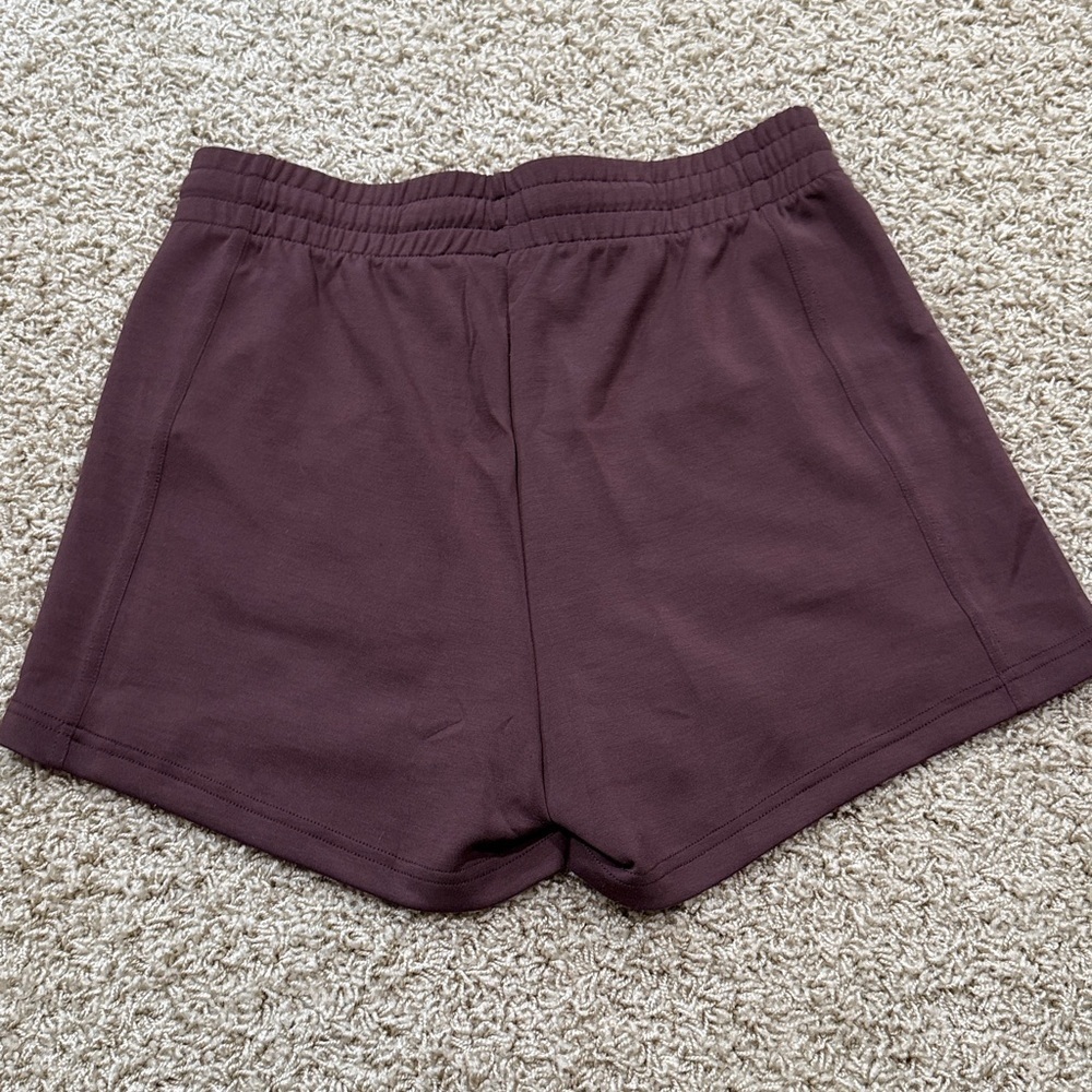 NWT Baleaf Women's Casual Shorts Brown Large - Picture 2 of 3
